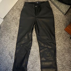 Black Hollister faux leather high-rise pants 7R (28W)
